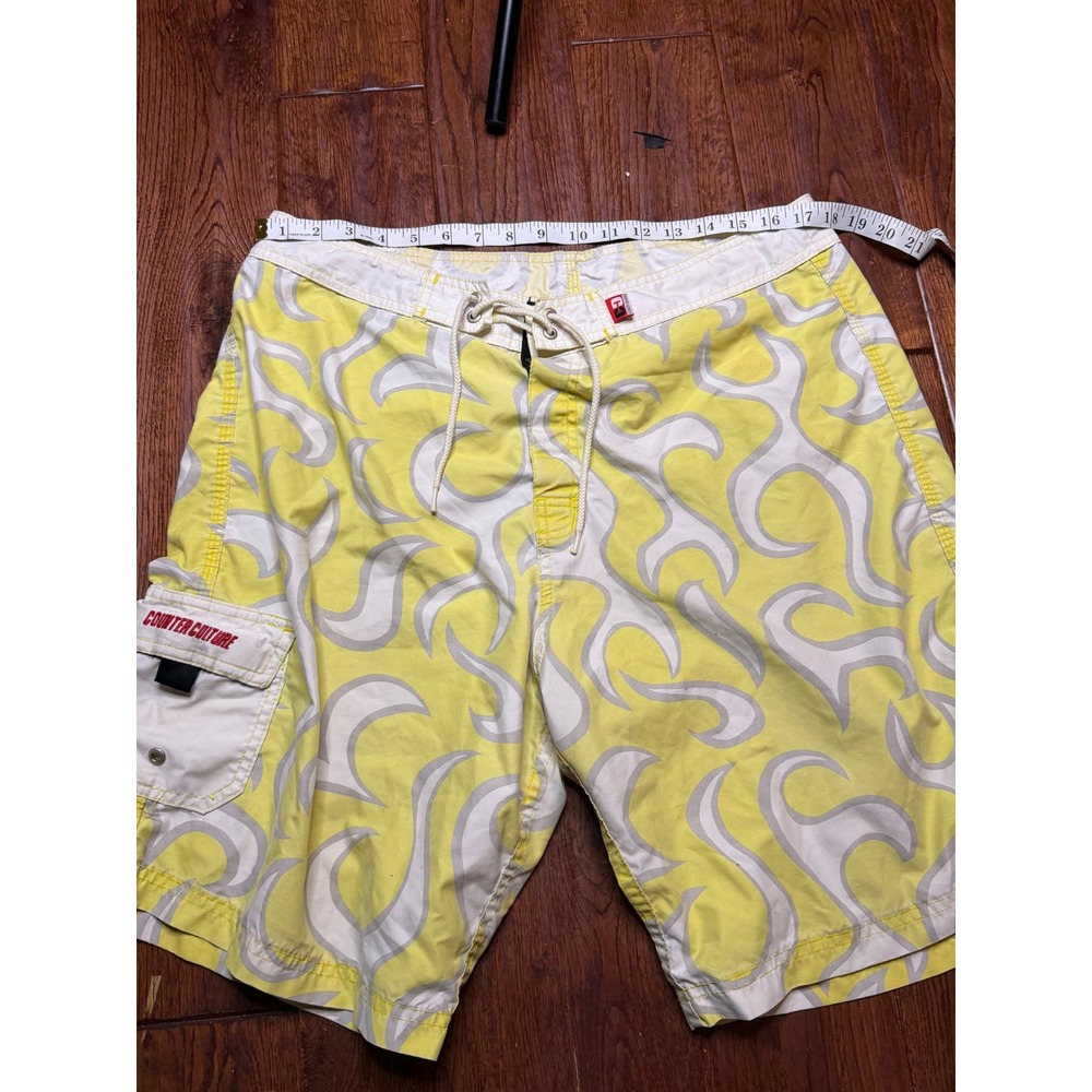 Counter Culture Mens Yellow White Flame‎ Print Board Swim Trunks Size 34-35